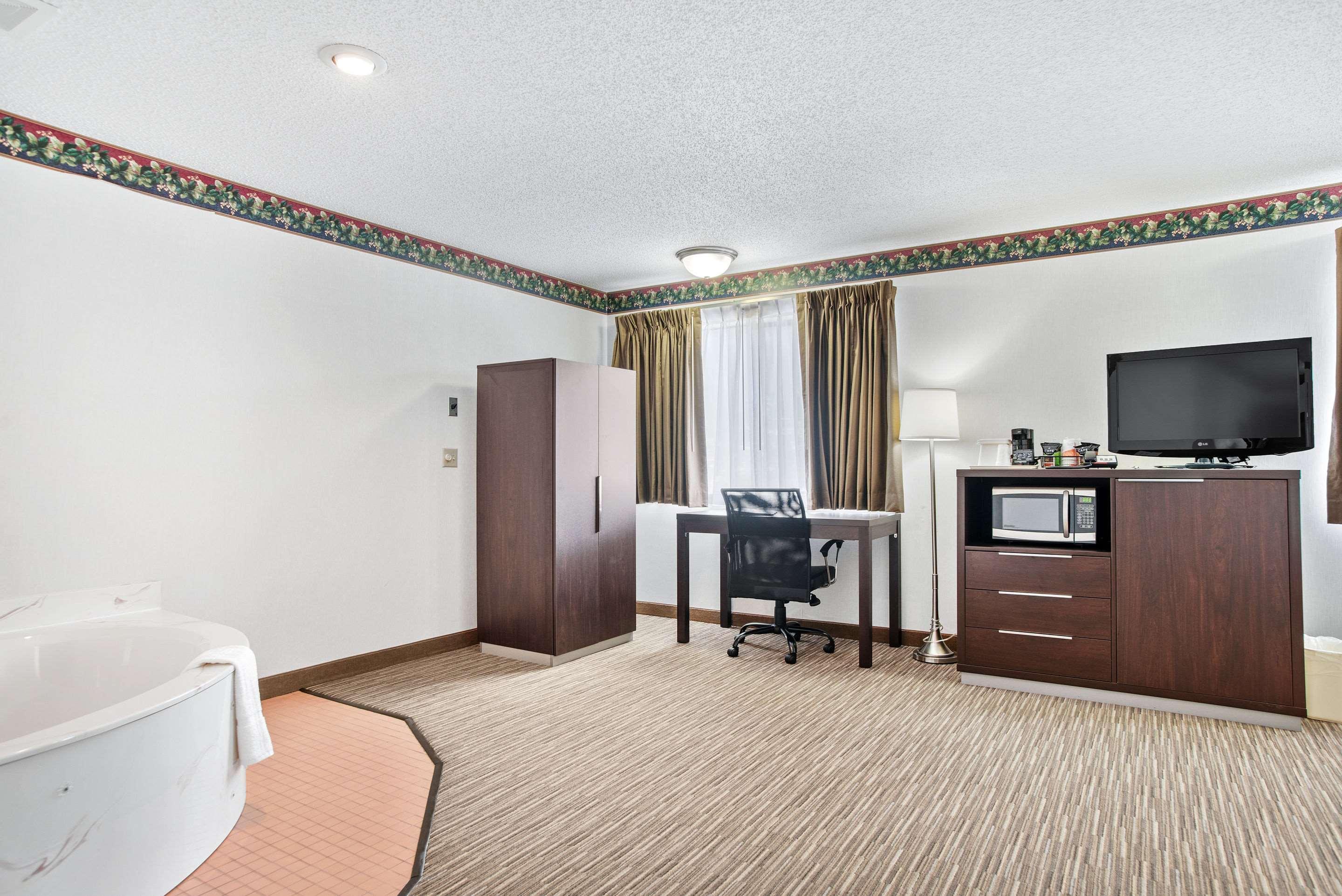Everspring Inn & Suites Hill City Εξωτερικό φωτογραφία