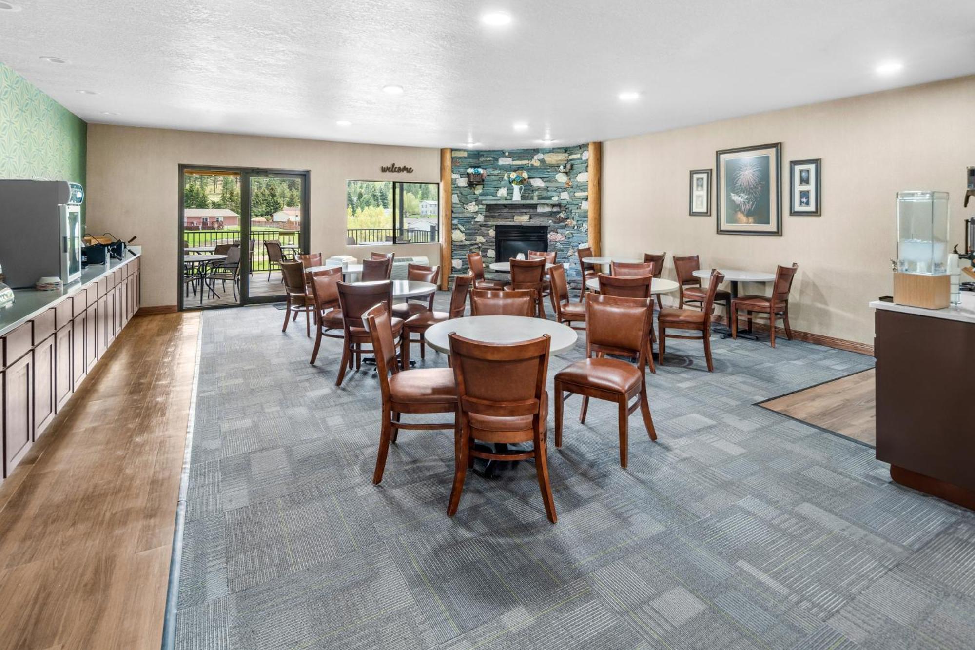 Everspring Inn & Suites Hill City Εξωτερικό φωτογραφία