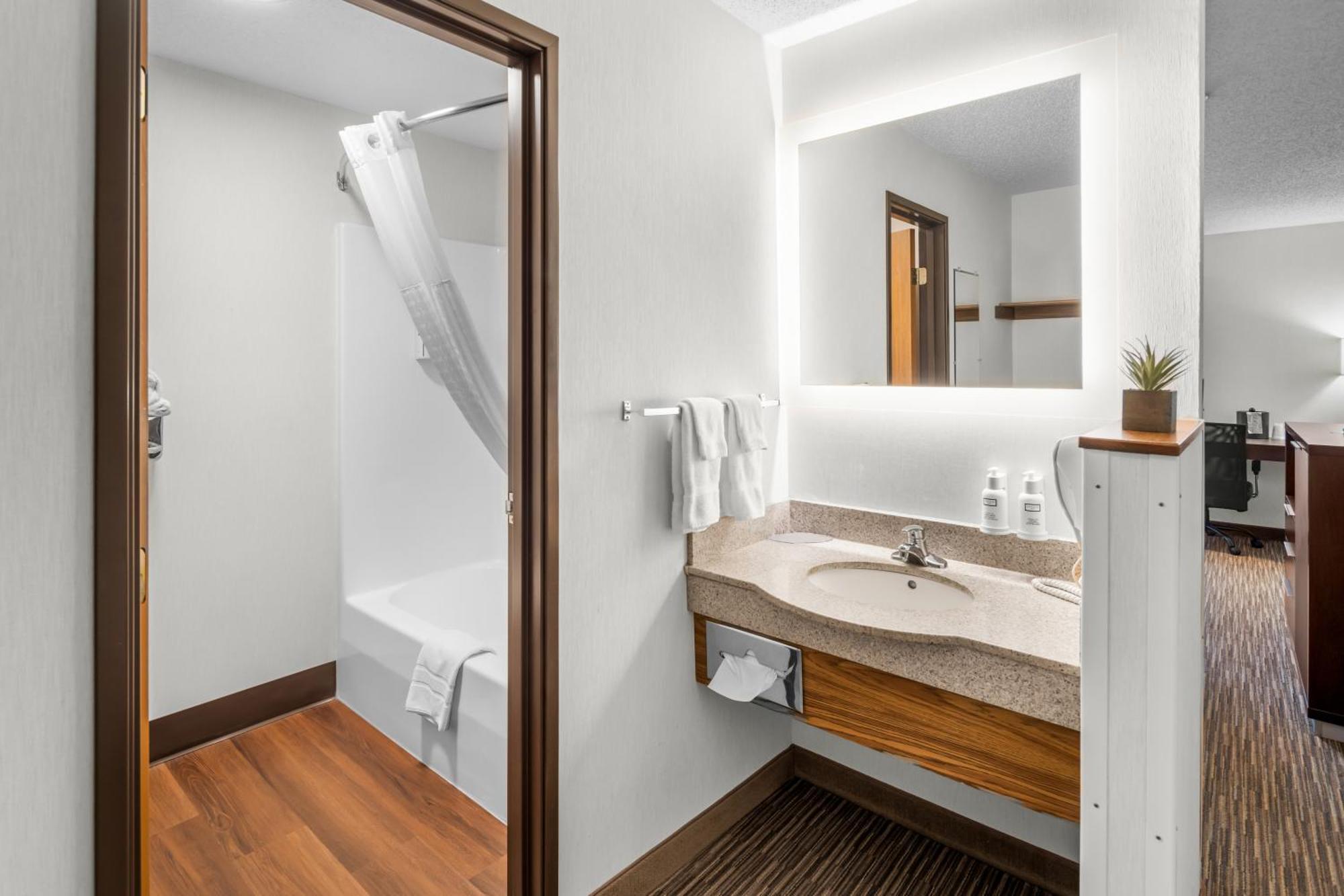 Everspring Inn & Suites Hill City Εξωτερικό φωτογραφία
