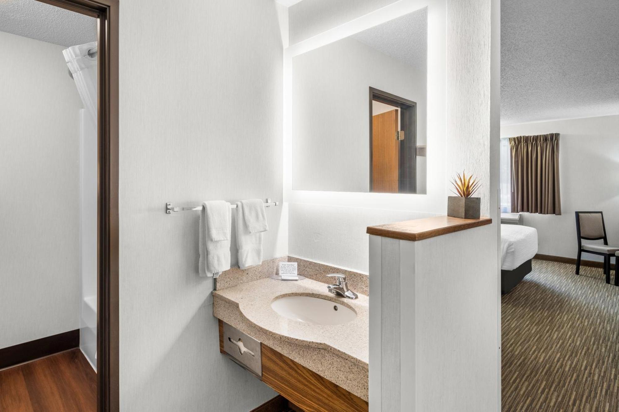 Everspring Inn & Suites Hill City Εξωτερικό φωτογραφία
