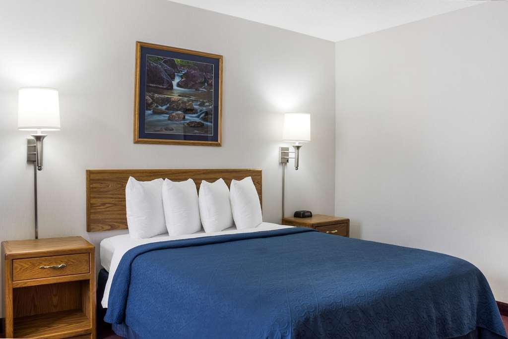 Everspring Inn & Suites Hill City Δωμάτιο φωτογραφία